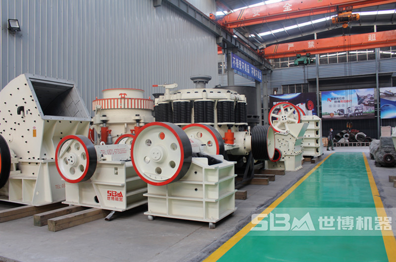 世博石頭碾碎機廠家車間