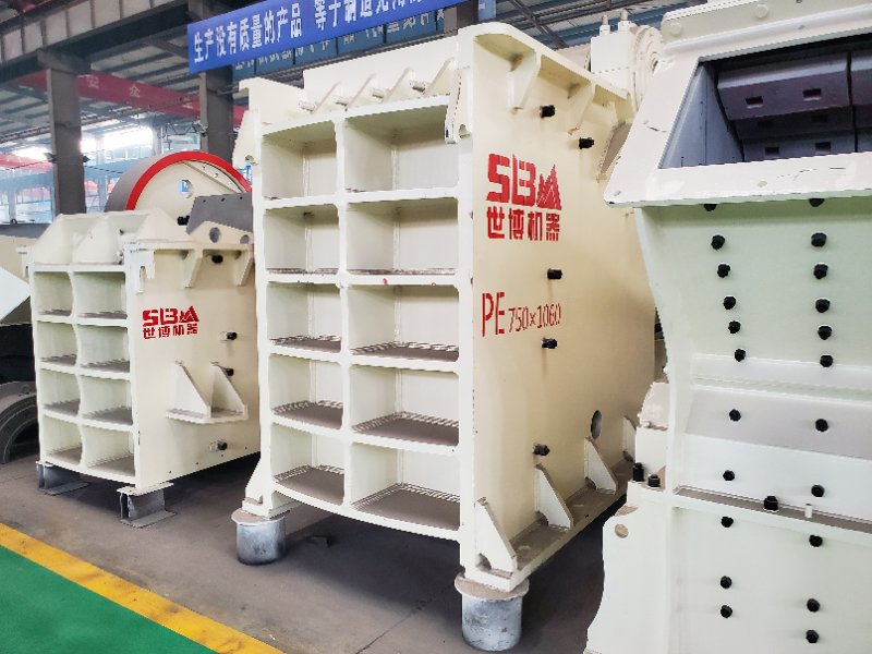 750顎破碎石機(jī)，PE750×1060型號
