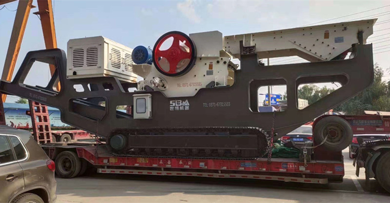 履帶顎破移動(dòng)破碎站裝車發(fā)貨