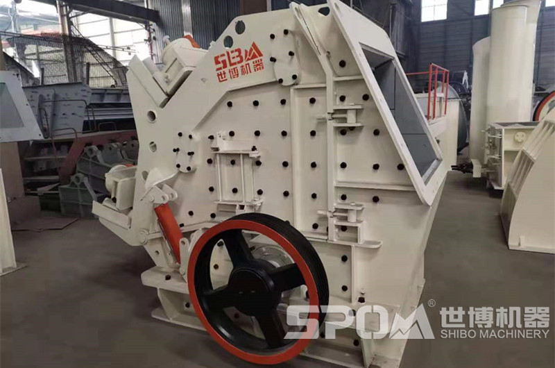 LF150大口反擊式破碎機(jī)，時(shí)產(chǎn)150噸粗碎機(jī)推薦型號(hào)