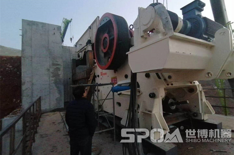 JC歐版粗碎鄂式破碎機(jī)安裝現(xiàn)場(chǎng)圖