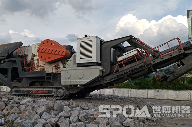 履帶式移動69破碎石機(jī)