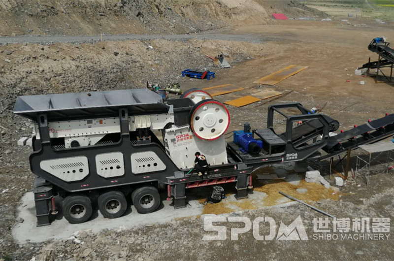 移動750x1060鄂式破碎機現場