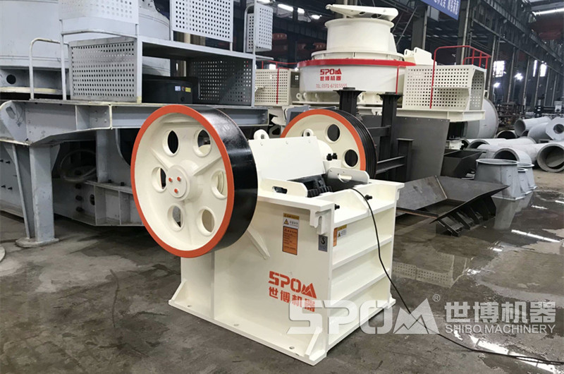 買(mǎi)四六破碎機(jī)，來(lái)世博機(jī)械