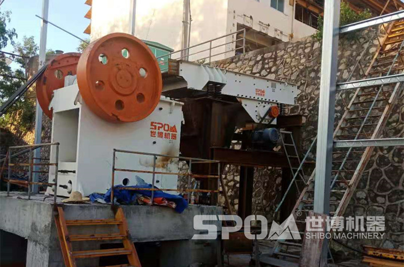 顎式破碎機，在玄武巖制砂生產線中粗碎